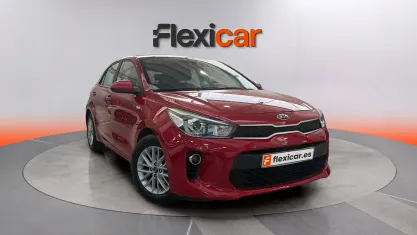 Usado Kia Rio 84 CV (61 kW) 2019 Rojo Berlina