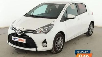 Używany Toyota Yaris Active 100 KM (73 kW) 2016 Biały Sedan/Limuzyna