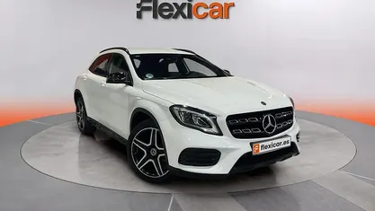 Usado Mercedes GLA220 177 CV (130 kW) 2019 Blanco SUV