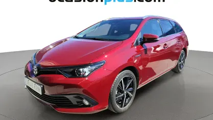 Usado Toyota Auris Hybrid Edition 136 CV (100 kW) 2018 Rojo Familiar