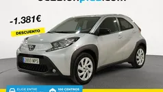 Gris / plata Usado 2024 Toyota Aygo Play Utilitario | 14.850 € (Precio justo)