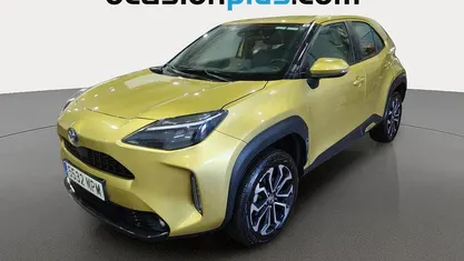 Usado Toyota Yaris Cross Active 116 CV (85 kW) 2024 Oro SUV