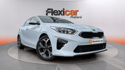 Käytetty Kia Ceed 140 HP (102 kW) 2018 Valkoinen Viistoperä