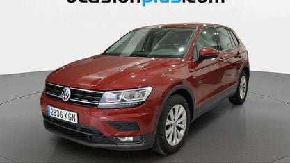 Käytetty VW Tiguan Edition 125 HP (91 kW) 2018 Punainen Katumaasturi