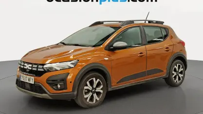 Usado Dacia Sandero Expression 101 CV (74 kW) 2023 Naranja Utilitario