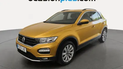 Usado VW T-Roc Advance 150 CV (110 kW) 2021 Amarillo SUV