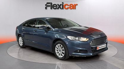 Usado Ford Mondeo Business Edition 150 HP (110 kW) 2018 Azul Sedan