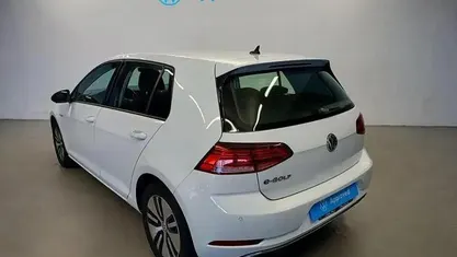 Usado VW Golf VII 136 HP (100 kW) 2019 Branco Sedan