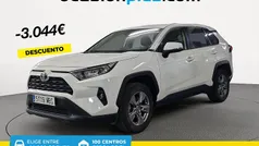 Blanco Usado 2022 Toyota RAV4 Hybrid Business Edition SUV | 33.490 € (Precio justo)
