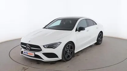 Usado Mercedes CLA200 AMG line 150 CV (110 kW) 2023 Blanco Berlina