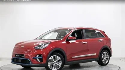 Käytetty Kia e-Niro 150 kW (204 HP) 2022 Punainen Katumaasturi