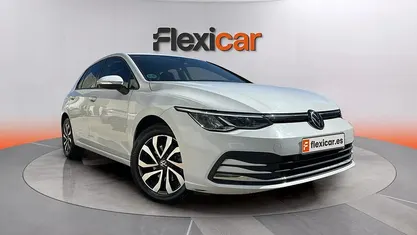 Käytetty VW Golf VII Life 150 HP (110 kW) 2021 Valkoinen Viistoperä