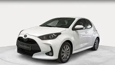 Blanco Usado 2024 Toyota Yaris Hybrid Active Berlina | 21.900 € (Precio justo)