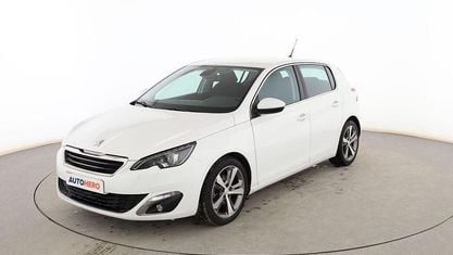 Usado Peugeot 308 Allure 150 CV (110 kW) 2015 Blanco Berlina