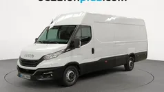 Blanco Usado 2023 Iveco Daily Familiar | 26.273 € (Buen precio)