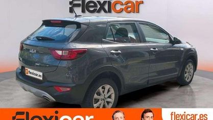 Usado Kia Stonic 84 CV (61 kW) 2022 Gris SUV
