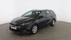 Gris Usado 2022 Kia Ceed Familiar | 17.499 € (Precio justo)