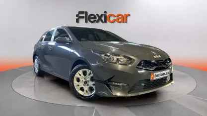 Usado Kia Ceed 136 CV (100 kW) 2023 Gris Utilitario