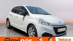 Blanco Usado 2018 Peugeot 208 Active Utilitario | 8890 € (Precio justo)