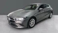 Gris Usado 2021 Mercedes CLA200 Shooting Brake Familiar | 27.480 € (Buen precio)