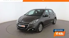Usado 2018 Peugeot 208 Signature Sky Utilitario | 9899 € (Precio justo)
