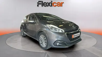 Usado Peugeot 208 Style 82 CV (60 kW) 2018 Gris Utilitario