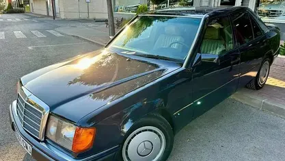 Usado Mercedes E300 147 CV (108 kW) 1989 Azul Berlina