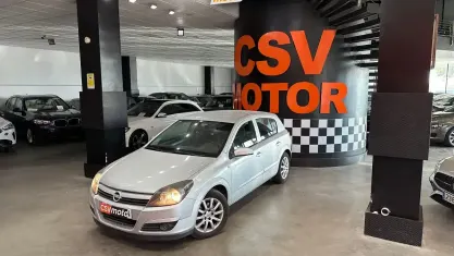 Usado Opel Astra Enjoy 100 CV (73 kW) 2005 Gris / plata Utilitario