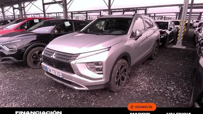 Plateado Usado 2022 Mitsubishi Eclipse Cross SUV | 19.850 € (Buen precio)