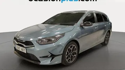 Usado Kia Ceed Style 100 CV (73 kW) 2025 Gris Utilitario