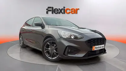 Usado Ford Focus ST-Line 125 CV (91 kW) 2019 Gris Berlina