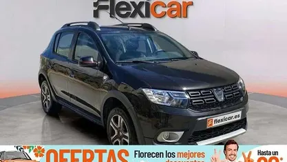 Usado Dacia Sandero Comfort 90 CV (66 kW) 2020 Azul Utilitario