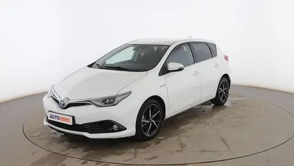 Blanco Usado 2017 Toyota Auris Hybrid Active Berlina | 14.999 € (Precio justo)