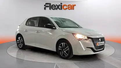 Usado Peugeot 208 Active 102 CV (75 kW) 2023 Blanco Utilitario