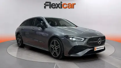 Usado Mercedes CLA200 Shooting Brake 150 CV (110 kW) 2024 Gris Familiar