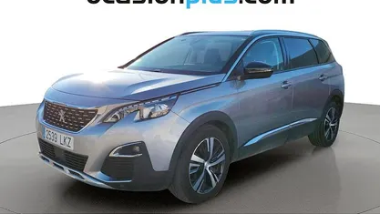 Usado Peugeot 5008 Allure 130 CV (95 kW) 2020 Gris plata SUV