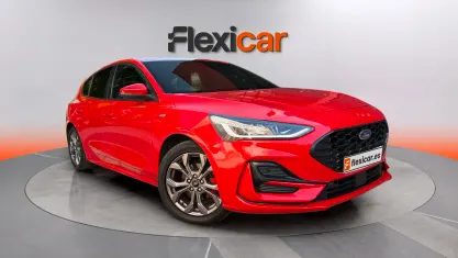Usado Ford Focus ST-Line 125 CV (91 kW) 2022 Rojo Berlina