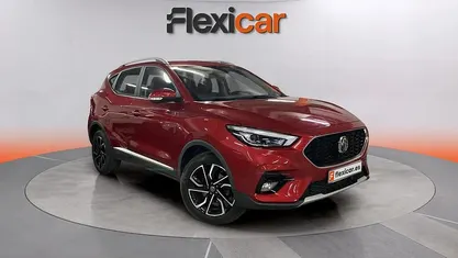 Usado MG ZS Luxury 111 CV (81 kW) 2023 Rojo Berlina