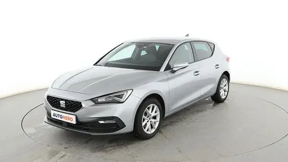 Usado Seat Leon Style 131 CV (96 kW) 2021 Gris Berlina