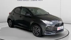 Negro Usado 2023 Toyota Yaris Hybrid Design Berlina | 19.990 € (Precio justo)
