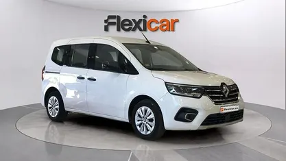 Usado Renault Kangoo Zen 95 CV (69 kW) 2021 Blanco Monovolumen