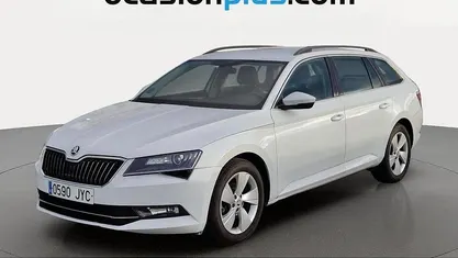 Usado Skoda Superb Ambition 150 CV (110 kW) 2017 Familiar