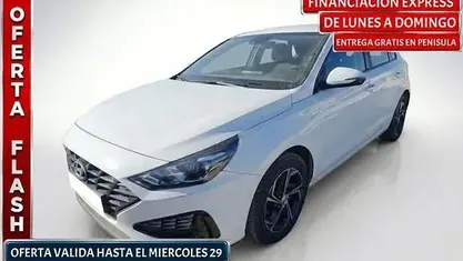 Begagnad Hyundai i30 120 HK (88 kW) 2022 Vit Sedan