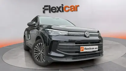 Usado VW Tiguan Life 150 CV (110 kW) 2024 Negro SUV