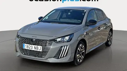 Usado Peugeot 208 Allure 100 CV (73 kW) 2025 Gris Utilitario