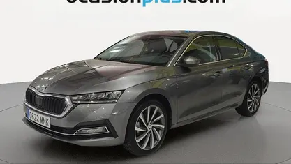 Usado Skoda Octavia Selection 150 CV (110 kW) 2024 Gris Berlina