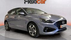 Gris Usado 2024 Hyundai i30 Berlina | 17.590 € (Precio justo)