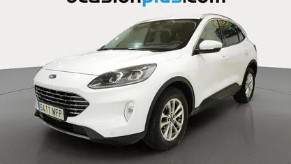Usado Ford Kuga Titanium 150 CV (110 kW) 2023 Blanco SUV
