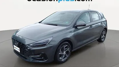 Usado Hyundai i30 120 CV (88 kW) 2022 Gris Utilitario