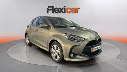 Usado Toyota Yaris Hybrid Active 116 CV (85 kW) 2025 Gris Berlina